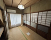 玄関側の和室(居間)