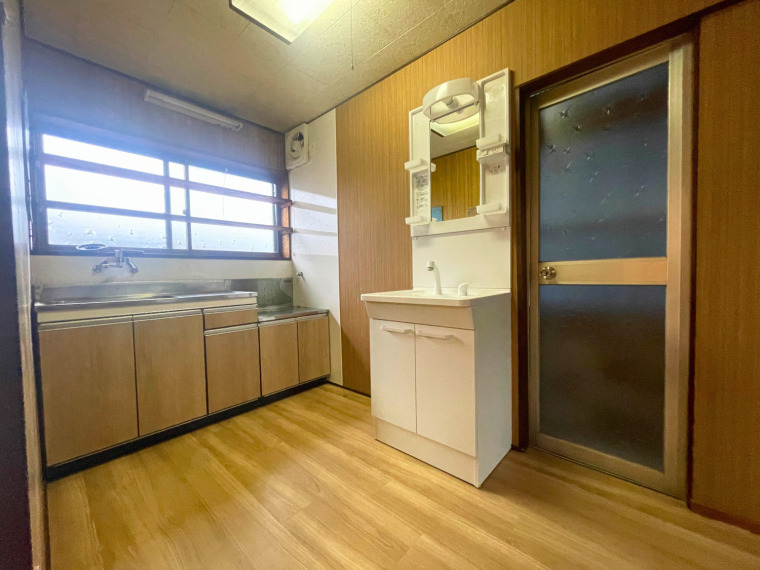 キッチンと洗面台