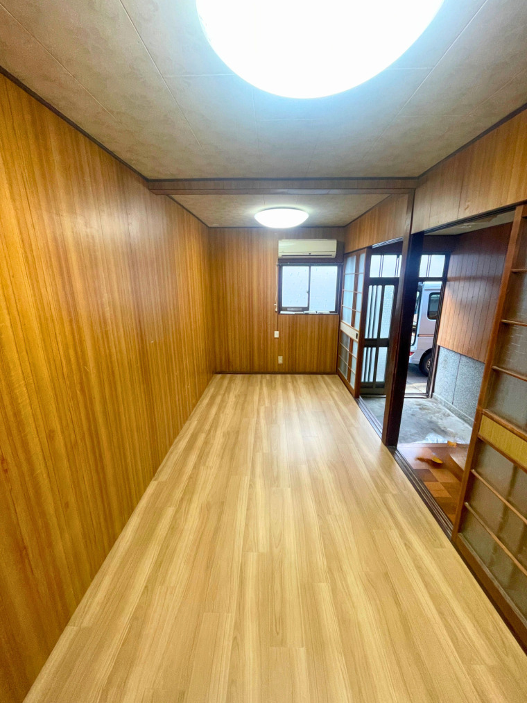 1F洋室奥から(内装)