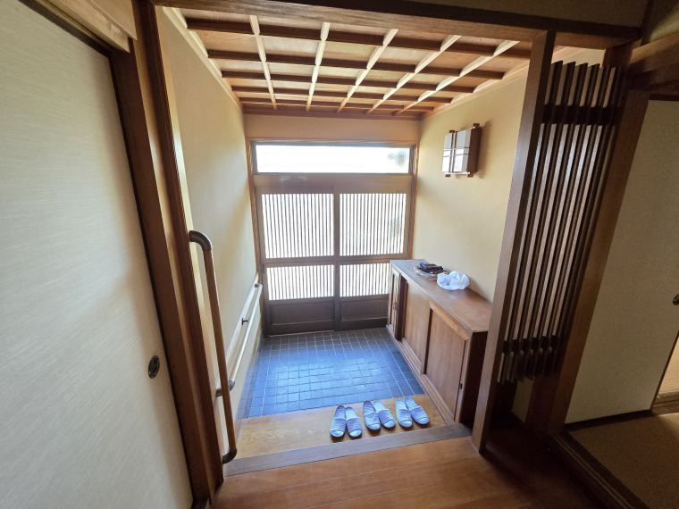 (玄関)