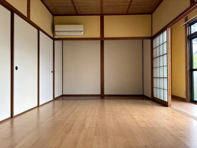 (居間)