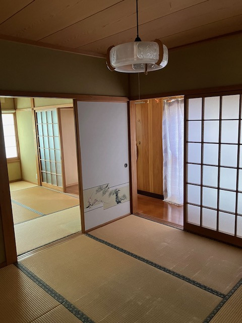 (居間)