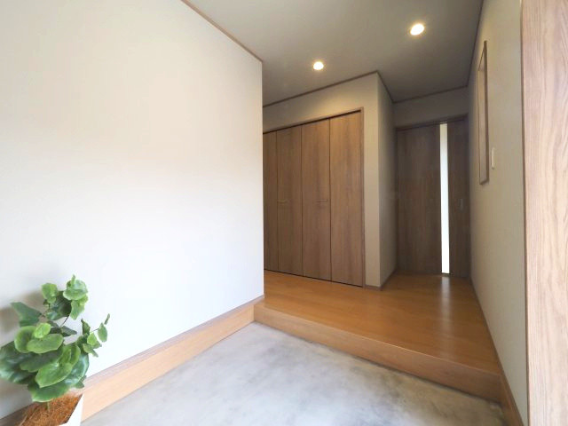 (玄関)