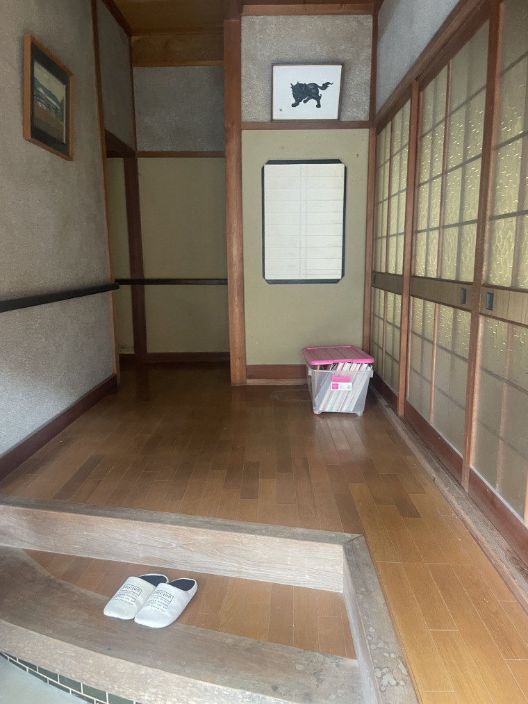 (玄関)