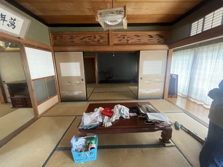 (居間)