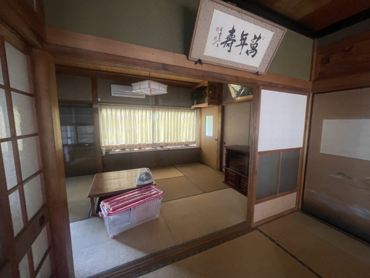 (居間)