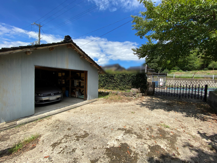 ガレージ(外観)