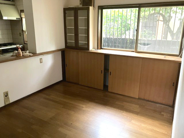 (居間)
