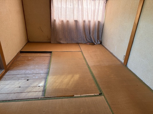 (居間)
