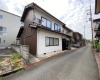 【中古戸建】豊岡市若松町 落ち着いた外観の2階建住宅です。(外観)