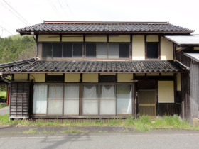【成約】但東町赤花 そばの郷の近くの田舎家