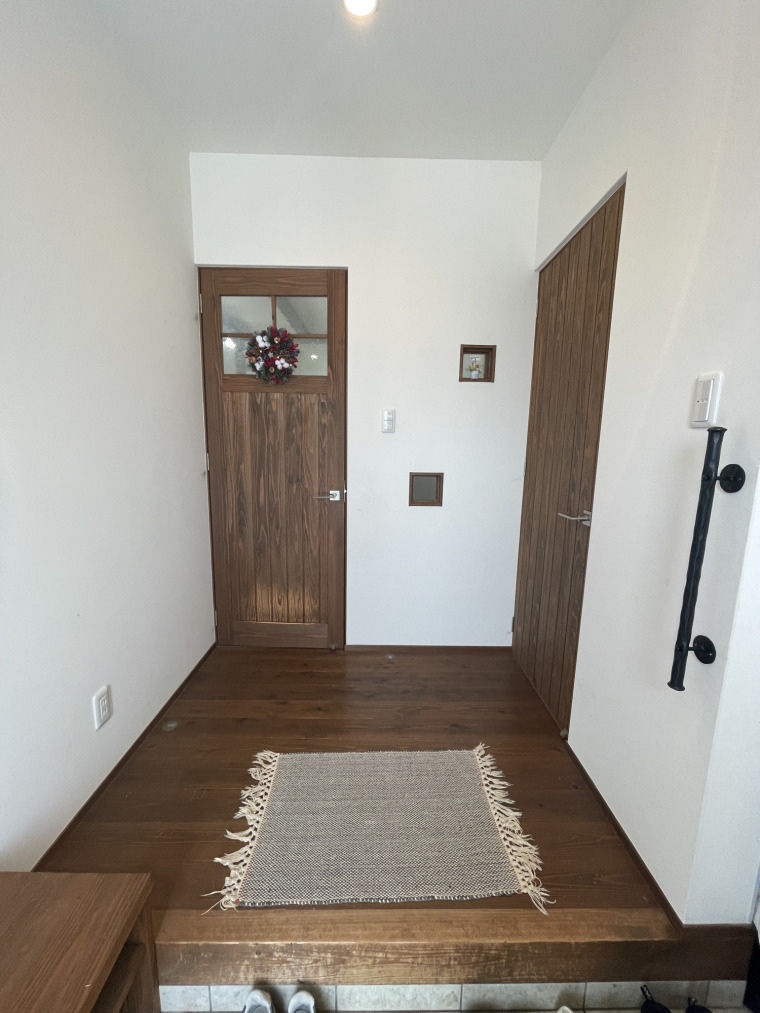 玄関側から(玄関)