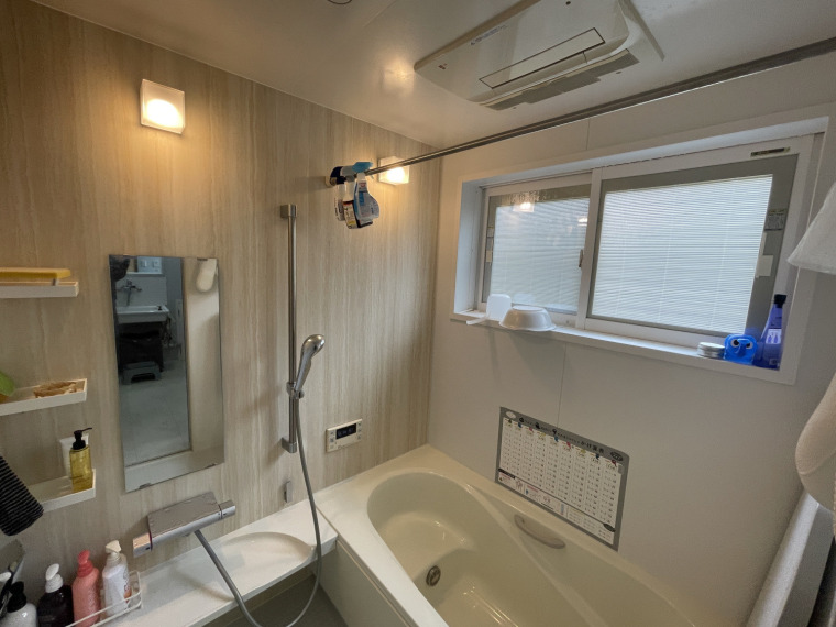 ナチュラルカラーのお風呂(内装)