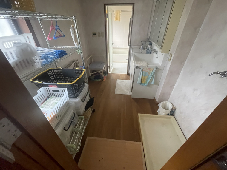 ゆったりとした洗面室(内装) ゆったりとした洗面室(内装)