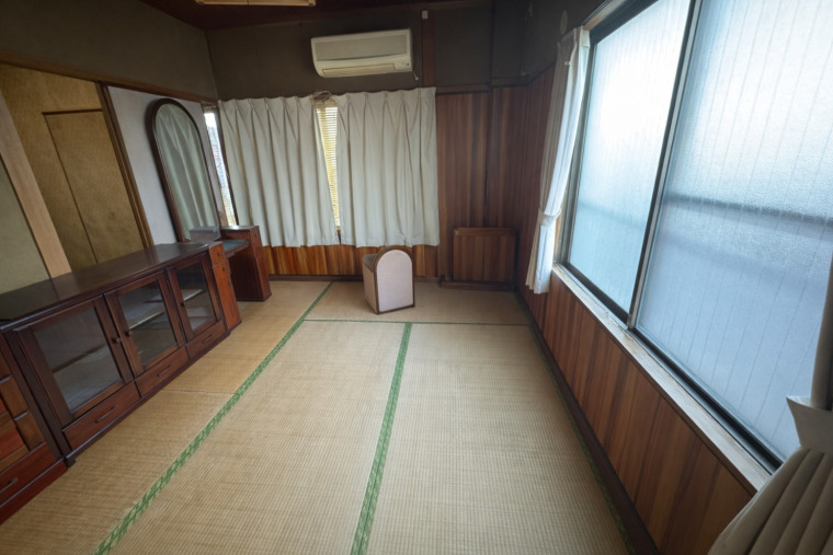 二面採光で明るい、ゆったりくつろげる和室(内装)