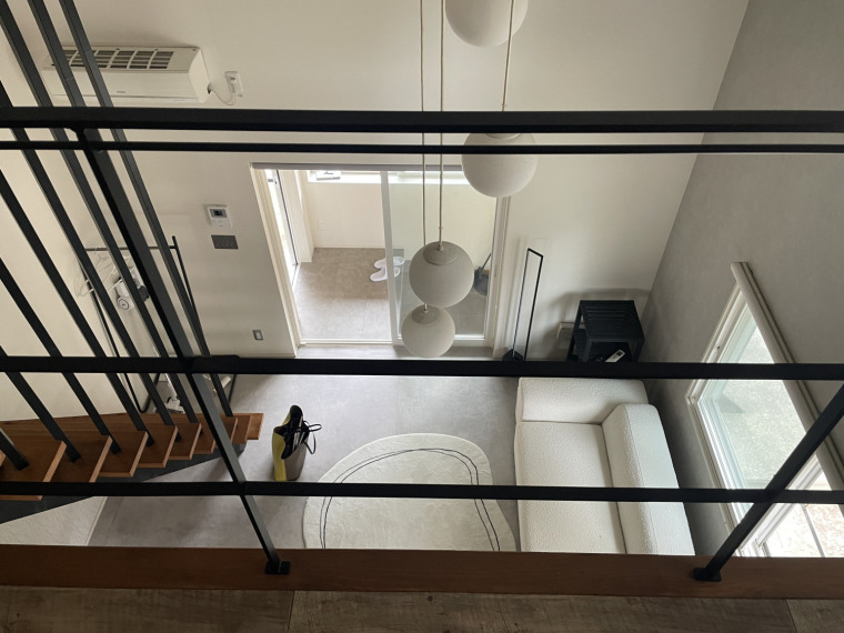 ロフトから見た1F(内装)