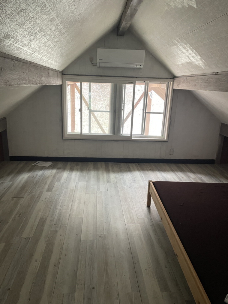 屋根裏部屋(内装)