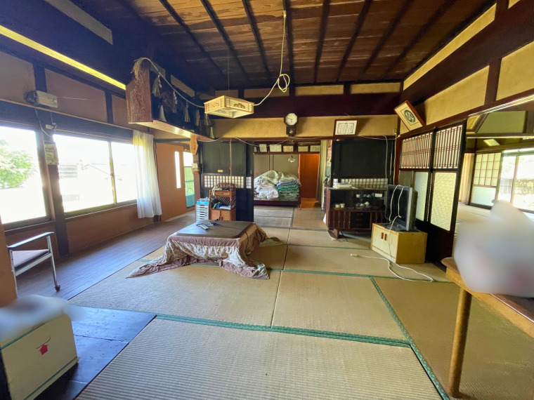 (居間)