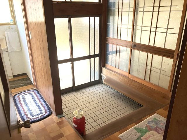 (玄関) (玄関)