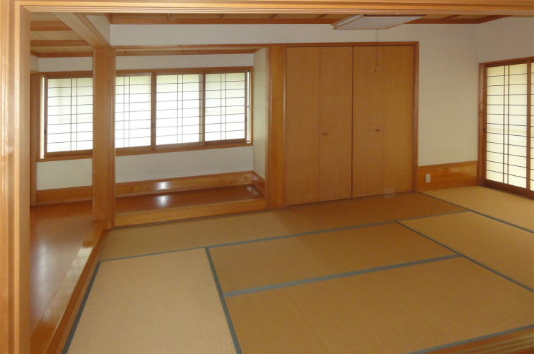 離れ 離れ